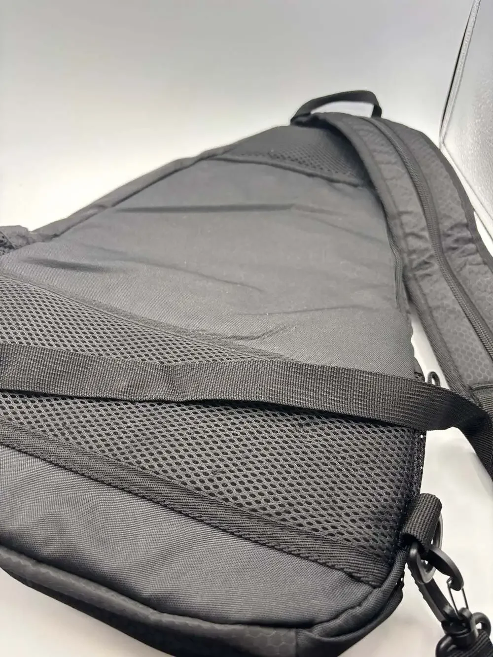 QUIKGO Pickleball Sling Backpack with Paddle Compartment